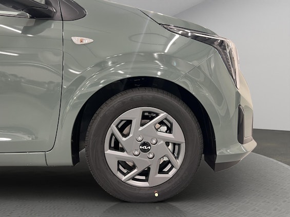 Vehicle image 6 Vehicle image 6