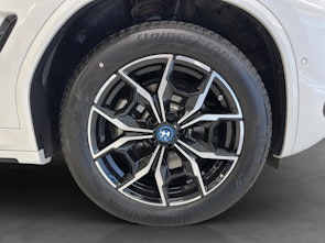 Vehicle image BMW X3 30e xDrive SAG