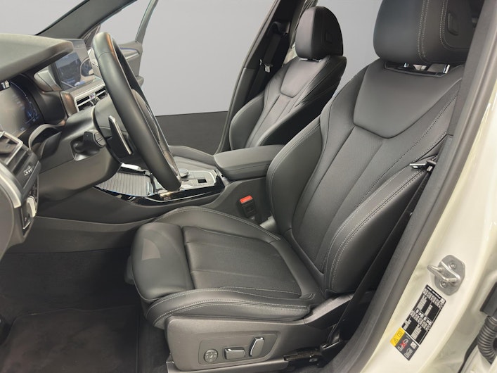 Vehicle image BMW X3