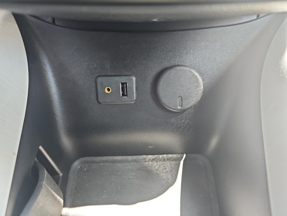 Vehicle image 21
