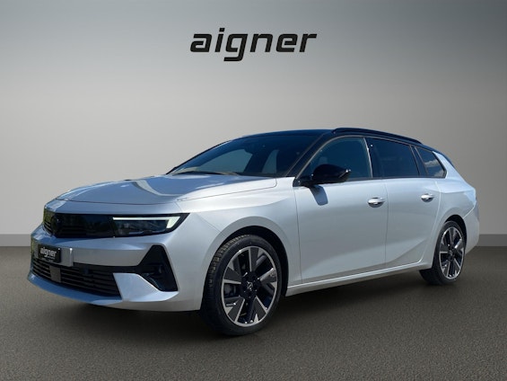 First vehicle image
