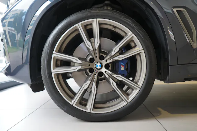 BMW X5 M50i xDrive