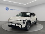 First vehicle image