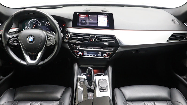 Vehicle image BMW 5 SERIES