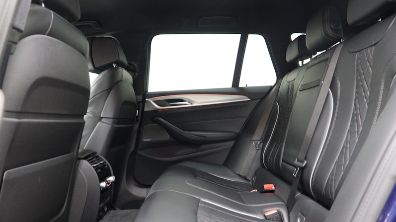 Vehicle image BMW 5 SERIES