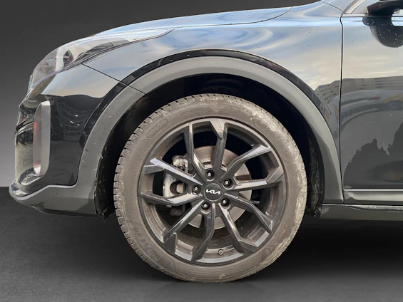 Vehicle image 13 Vehicle image 13