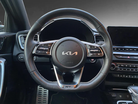 Vehicle image 9 Vehicle image 9