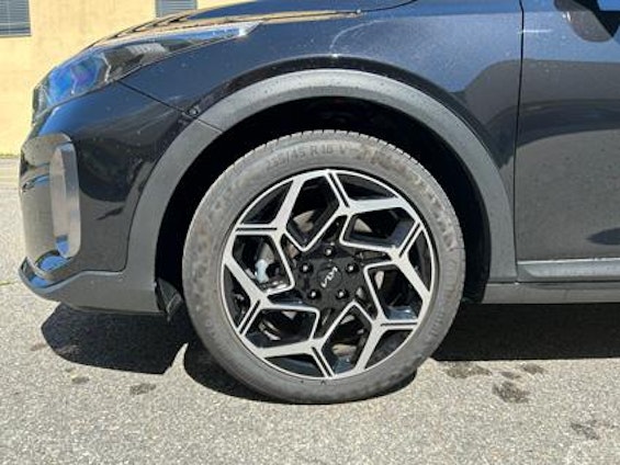 Vehicle image 12 Vehicle image 12