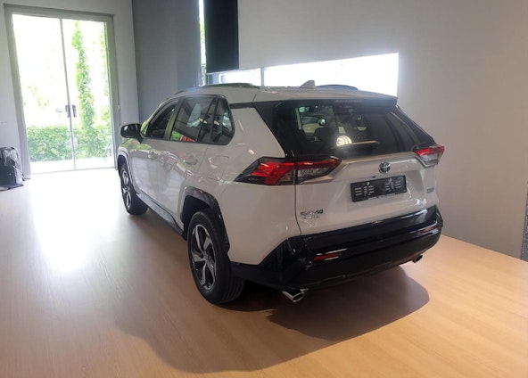 Vehicle image 5 Vehicle image 5