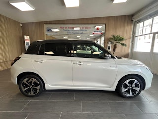 Vehicle image SUZUKI SWIFT 0