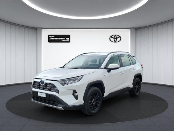 First vehicle image