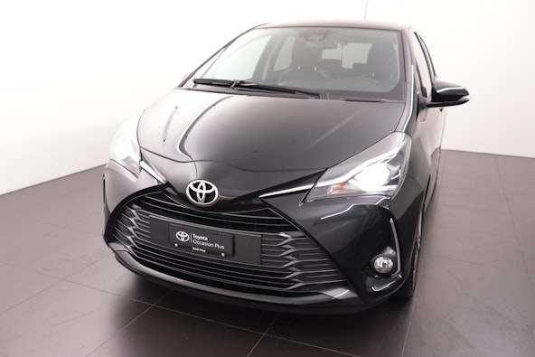 First vehicle image