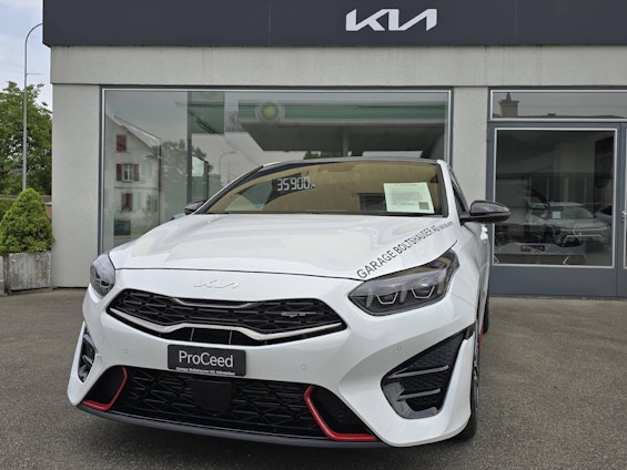 First vehicle image