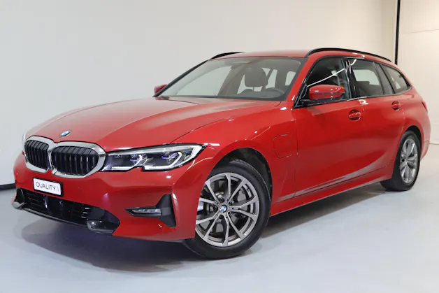 BMW 330e xDrive Touring