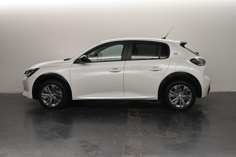 Vehicle image PEUGEOT 208