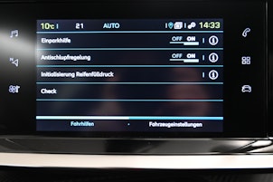 Vehicle image PEUGEOT 208 e-Active Pack