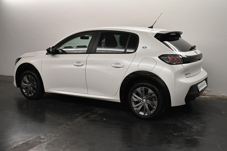 Vehicle image PEUGEOT 208