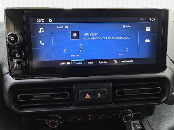 Vehicle image 15 Vehicle image 15