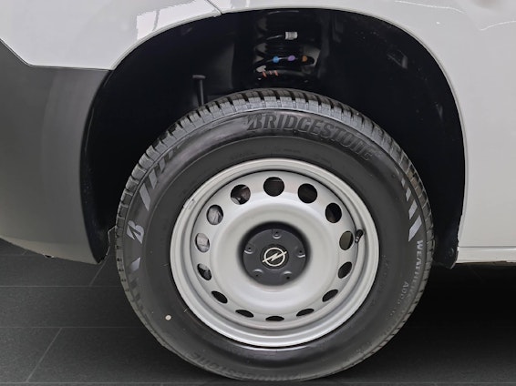 Vehicle image 13 Vehicle image 13