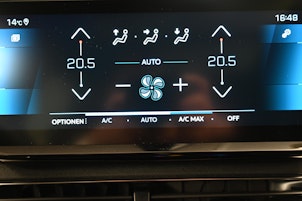 Vehicle image PEUGEOT 3008 1.2 PureTech GT Pack