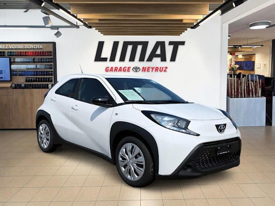 Vehicle image 7