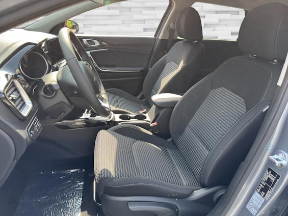 Vehicle image 4 Vehicle image 4