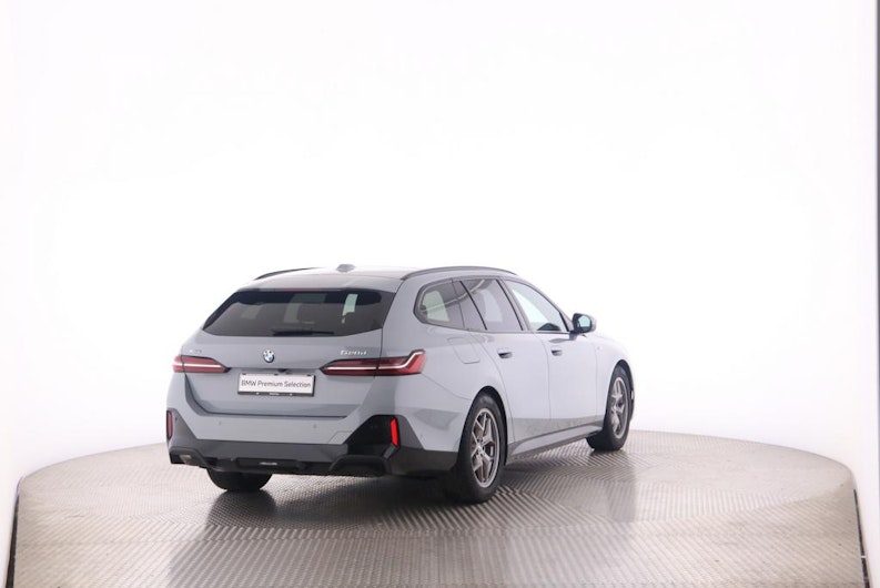 Vehicle image BMW 5 SERIES