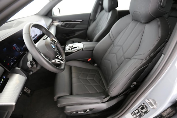 BMW 520d xDrive Touring 2