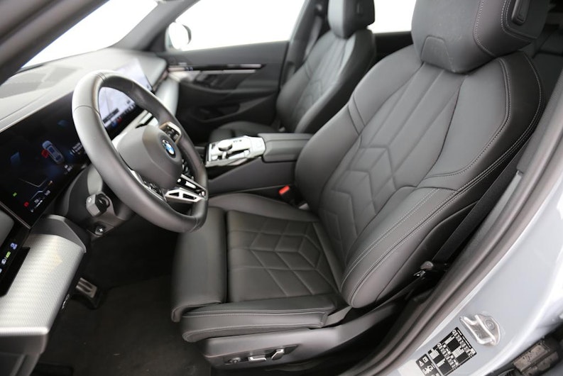 Vehicle image BMW 5 SERIES