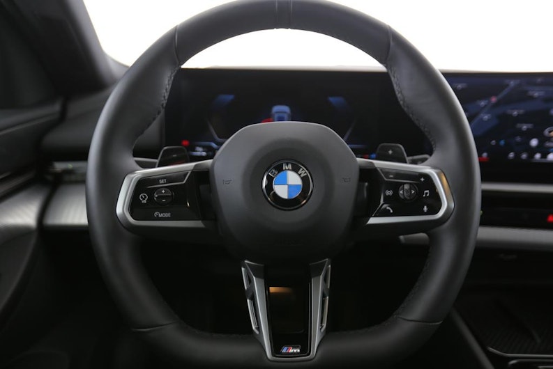 Vehicle image BMW 5 SERIES