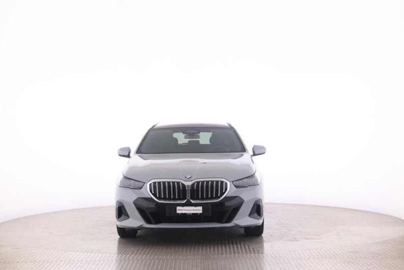 Vehicle image BMW 5 SERIES