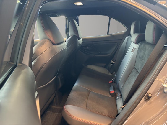 Vehicle image 7