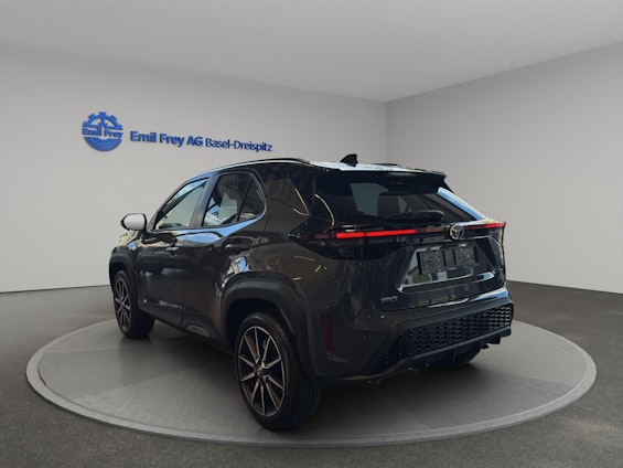 Vehicle image 6
