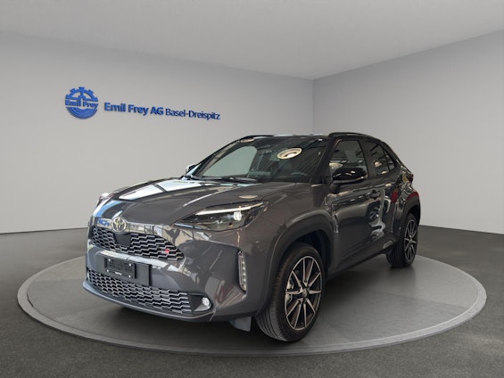 First vehicle image