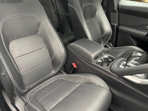 Vehicle image JAGUAR E-Pace 2.0 T 250 R-Dynamic SE AWD