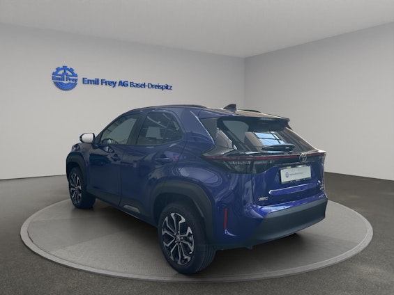 Vehicle image 6