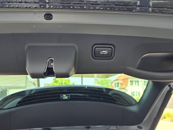 Vehicle image 5 Vehicle image 5