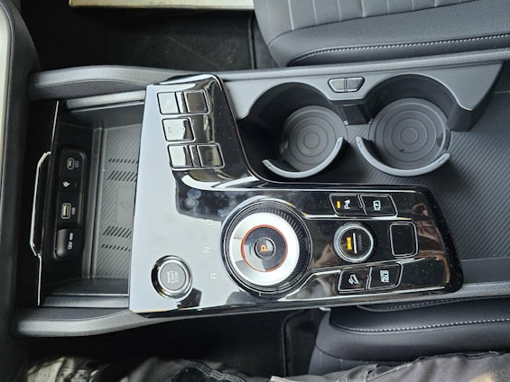 Vehicle image 12 Vehicle image 12