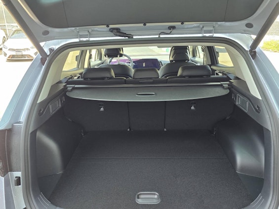 Vehicle image 4 Vehicle image 4