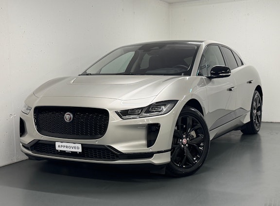 First vehicle image