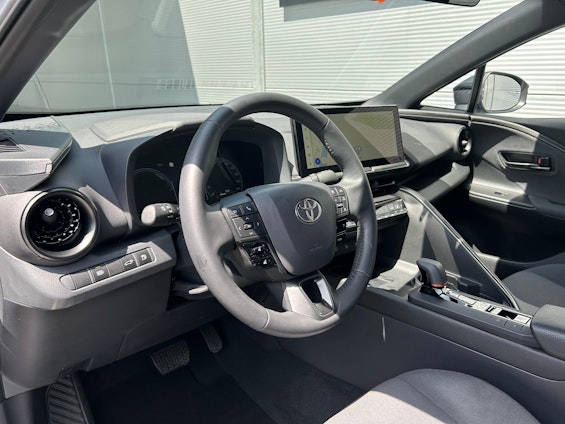 Vehicle image 7