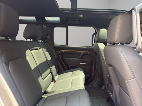 Vehicle image 10 Vehicle image 10