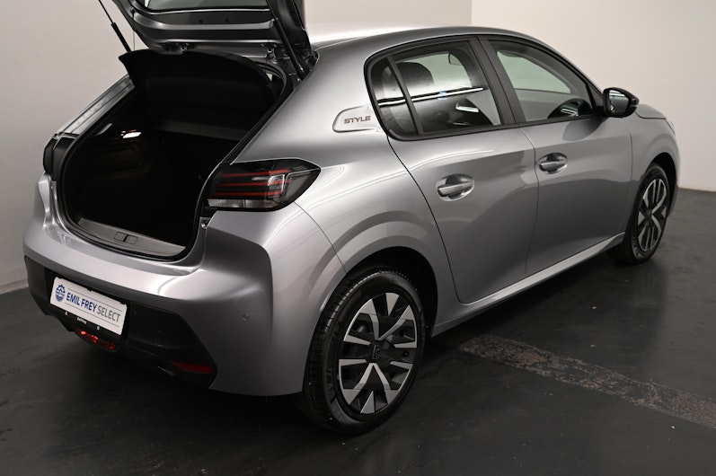 Vehicle image PEUGEOT 208