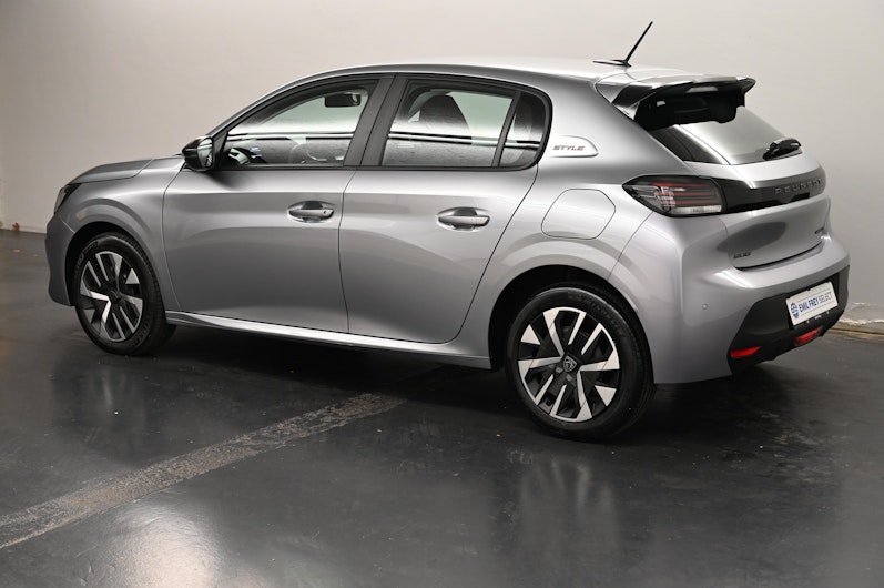 Vehicle image PEUGEOT 208