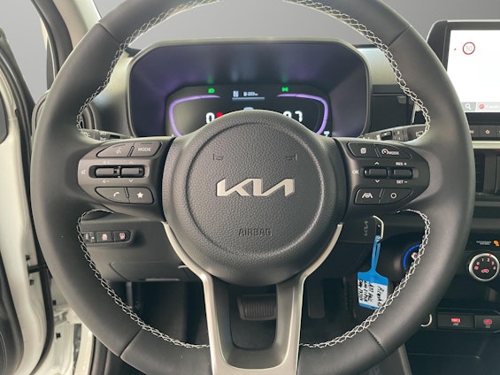 Vehicle image 4 Vehicle image 4