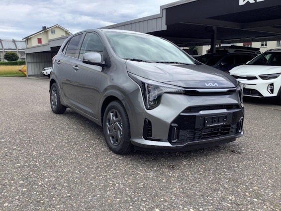 First vehicle image