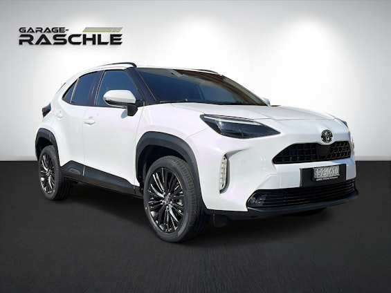 First vehicle image