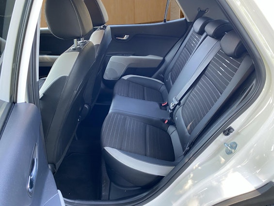 Vehicle image 10 Vehicle image 10