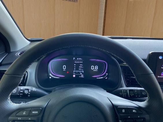 Vehicle image 8 Vehicle image 8