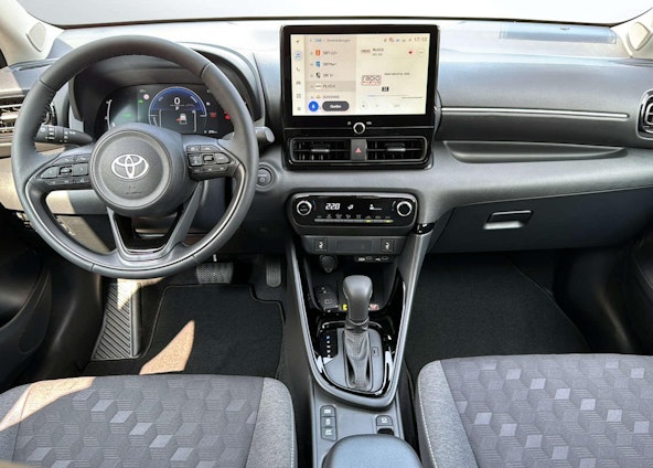 Vehicle image 16 Vehicle image 16